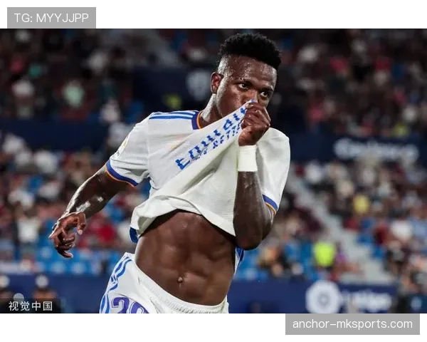 维尼修斯与贝尔速度冲击力对比：差距如何体现