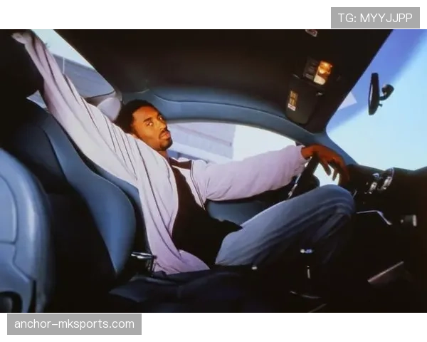 科比凌晨四点的豪宅车库，停着七辆超跑却只喝蛋白粉兑水