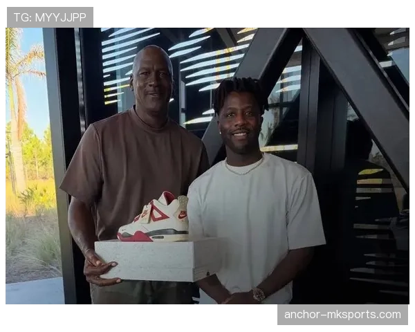 迈克尔·乔丹一双球鞋的钱能换我整套家具，我吃着泡面想他下班都怎么过